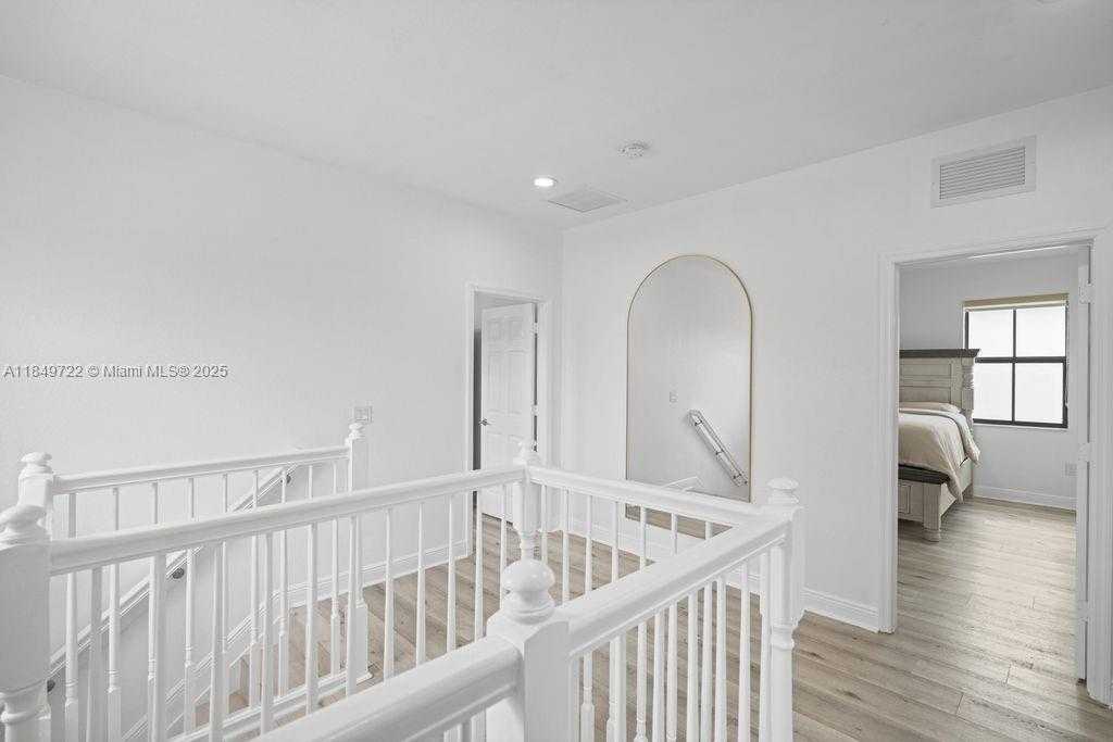 Small Image of 10016 NORTH WEST 89TH TER, Doral Number 21