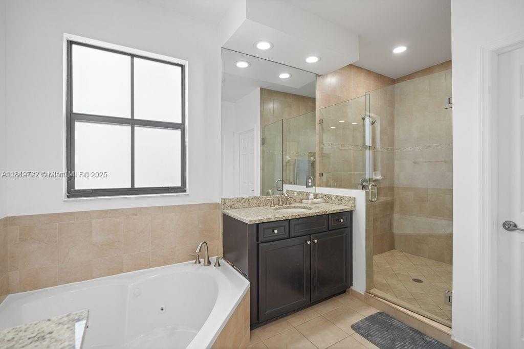 Small Image of 10016 NORTH WEST 89TH TER, Doral Number 28