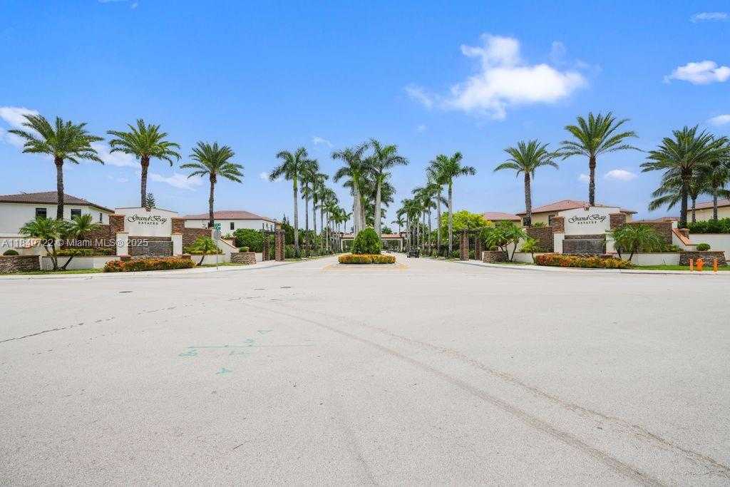 Small Image of 10016 NORTH WEST 89TH TER, Doral Number 3