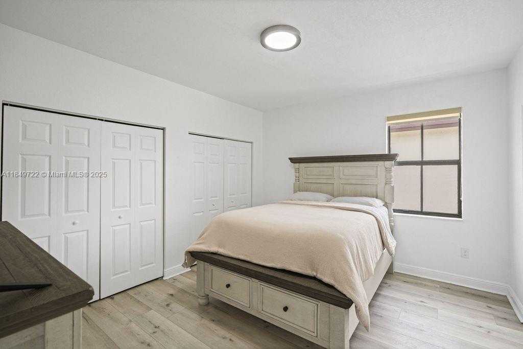Small Image of 10016 NORTH WEST 89TH TER, Doral Number 33