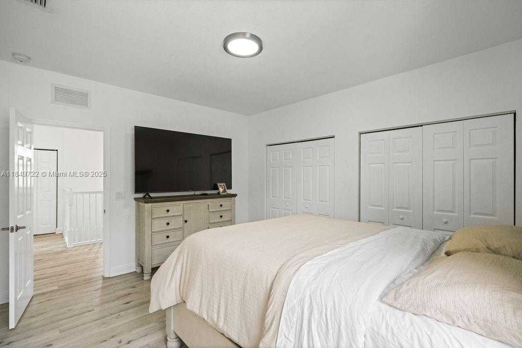 Small Image of 10016 NORTH WEST 89TH TER, Doral Number 34