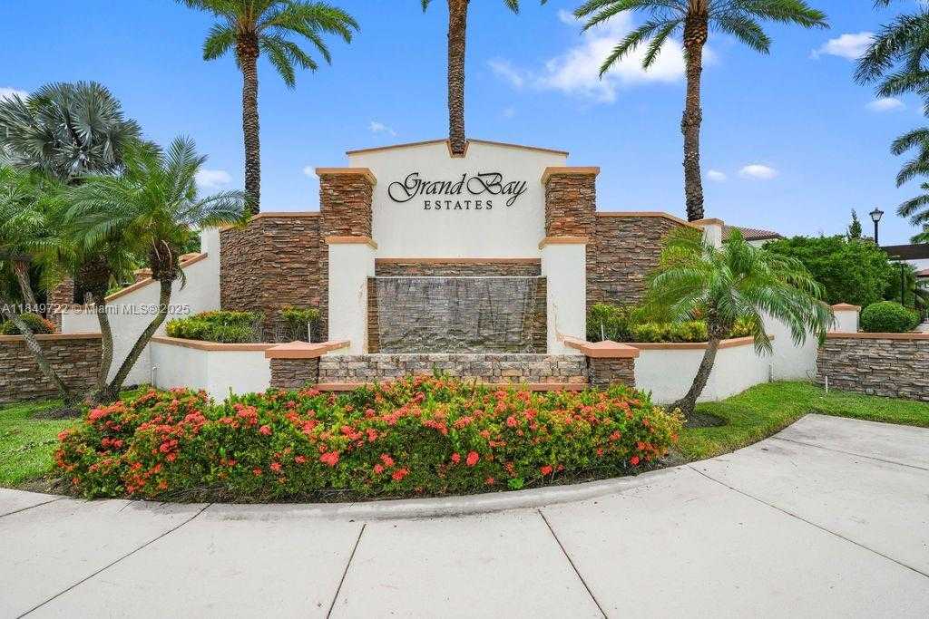 Small Image of 10016 NORTH WEST 89TH TER, Doral Number 4