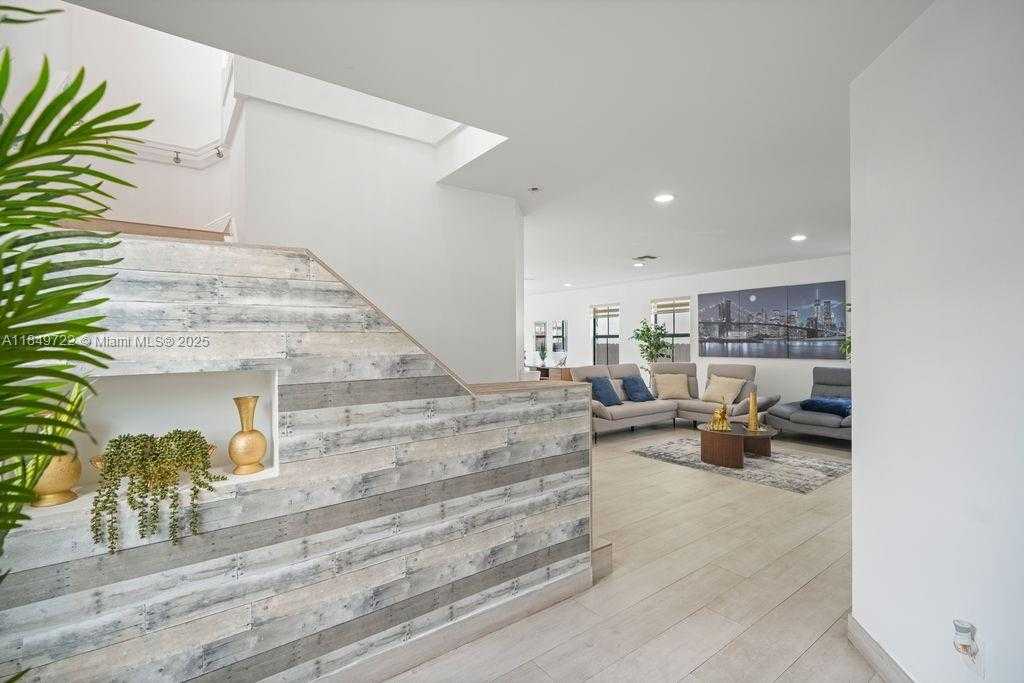 Small Image of 10016 NORTH WEST 89TH TER, Doral Number 8