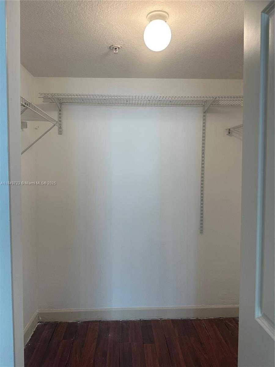 Small Image of 170 SOUTH EAST 14TH ST #2308, Miami Number 14