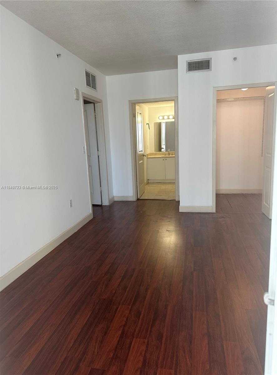 Small Image of 170 SOUTH EAST 14TH ST #2308, Miami Number 7