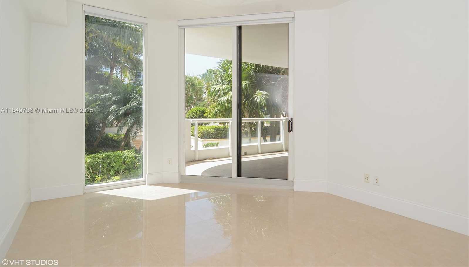 Small Image of 21200 POINT PL #404, Aventura Number 10