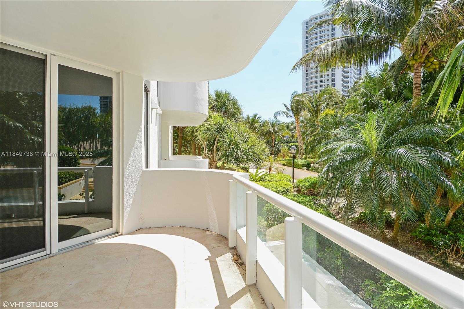 Small Image of 21200 POINT PL #404, Aventura Number 14