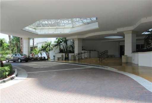 Small Image of 21200 POINT PL #404, Aventura Number 18