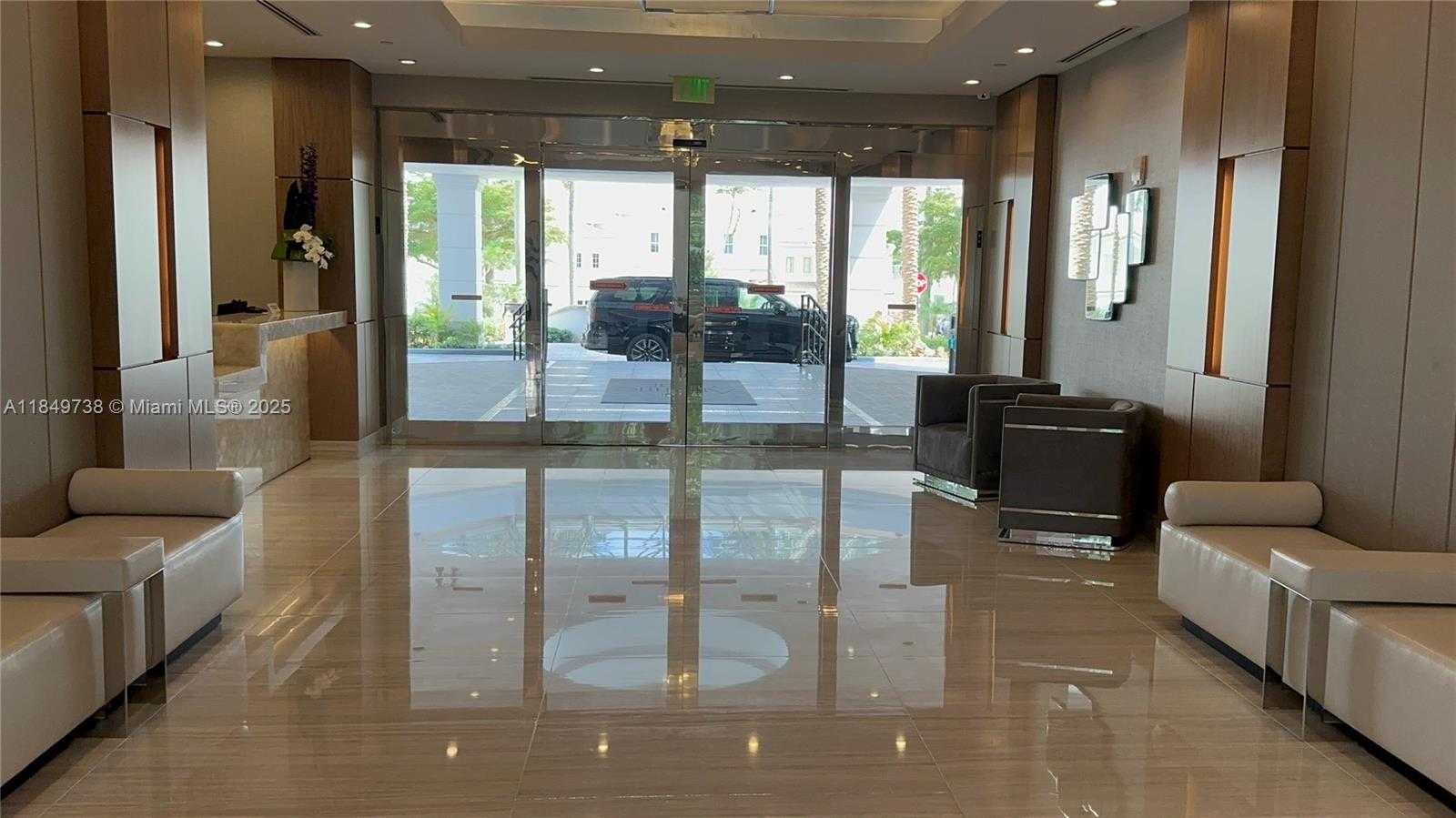 Small Image of 21200 POINT PL #404, Aventura Number 22