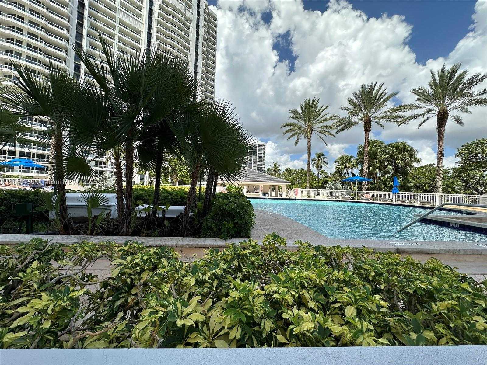 Small Image of 21200 POINT PL #404, Aventura Number 29