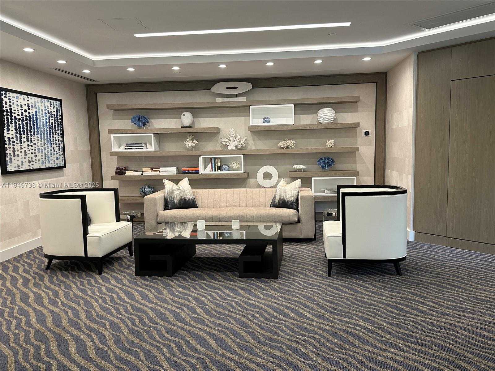 Small Image of 21200 POINT PL #404, Aventura Number 36