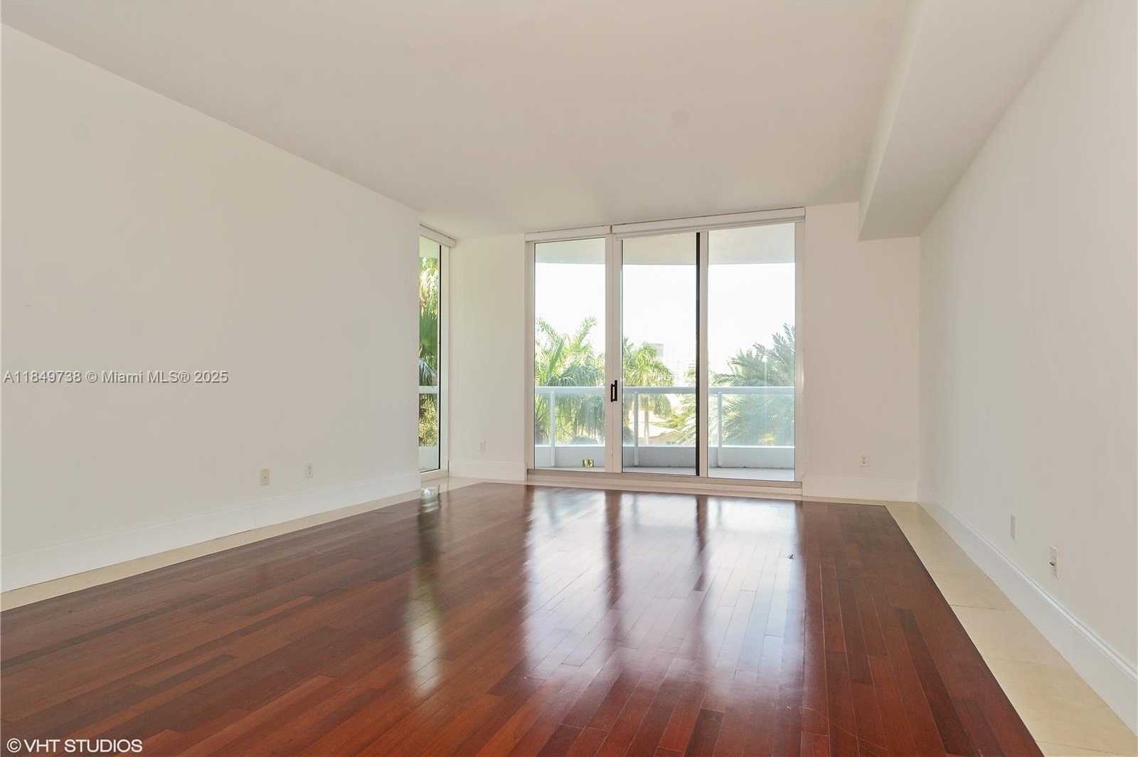 Small Image of 21200 POINT PL #404, Aventura Number 6