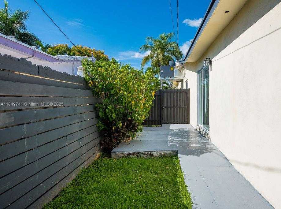 Small Image of 1415 COOLIDGE ST, Hollywood Number 34