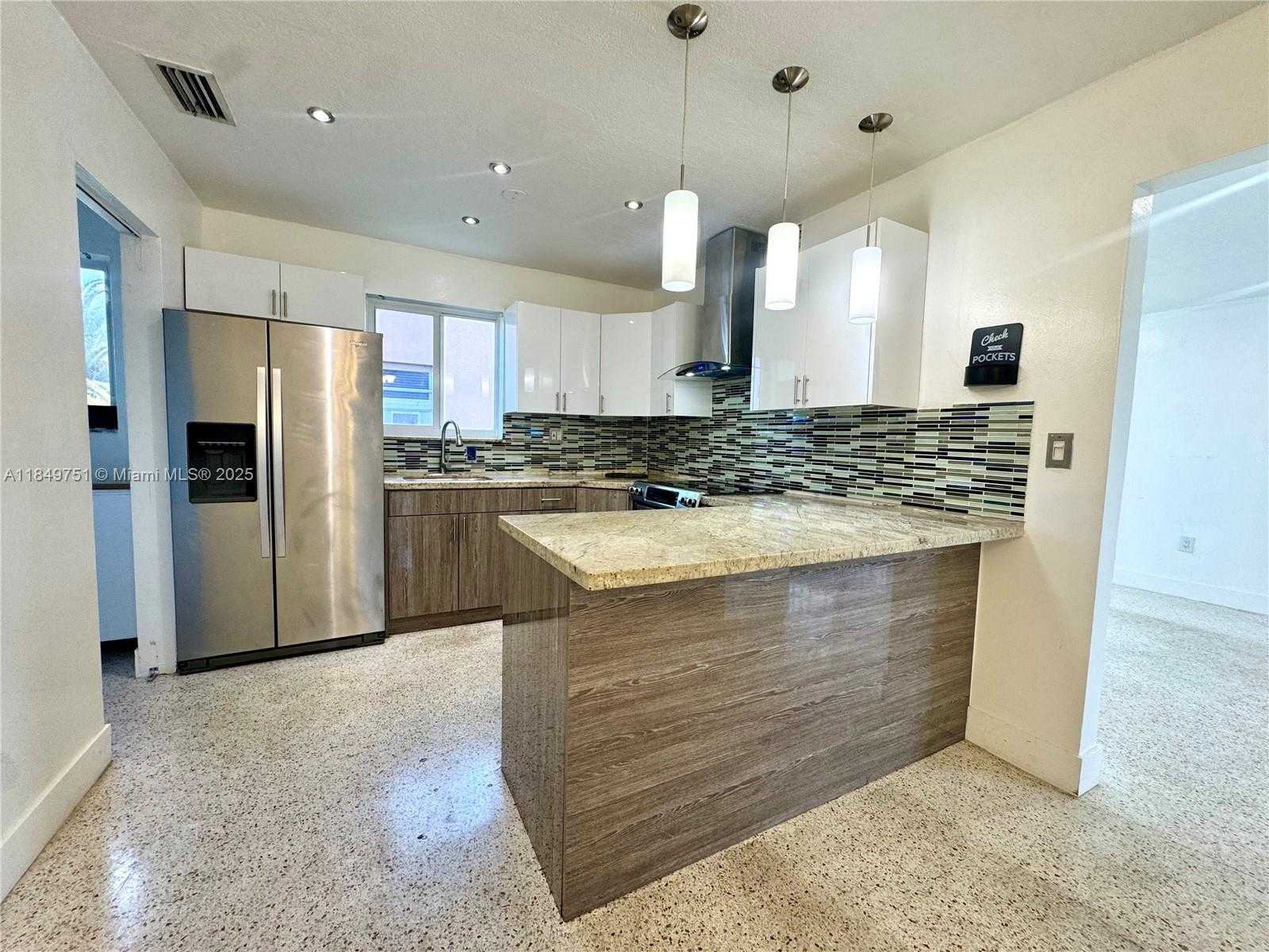 Small Image of 250 BEACOM BLVD #2, Miami Number 10