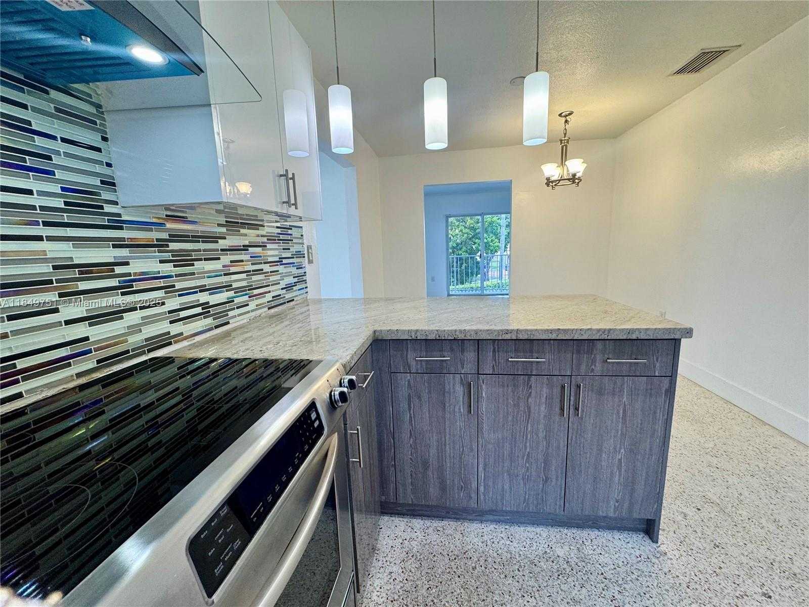 Small Image of 250 BEACOM BLVD #2, Miami Number 13