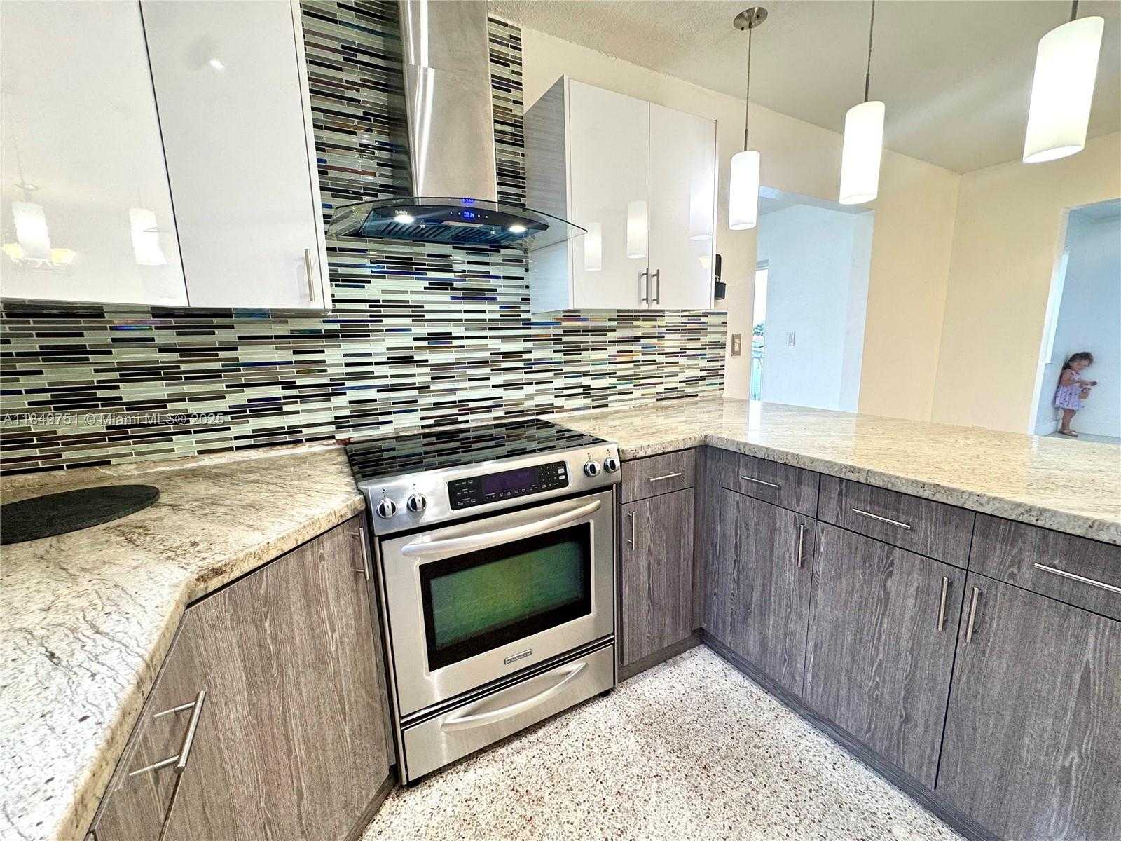 Small Image of 250 BEACOM BLVD #2, Miami Number 14