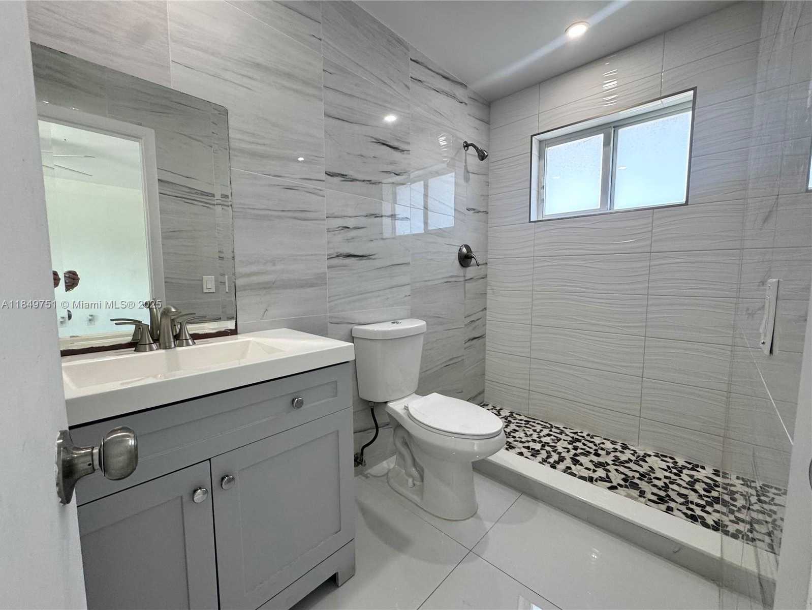 Small Image of 250 BEACOM BLVD #2, Miami Number 18