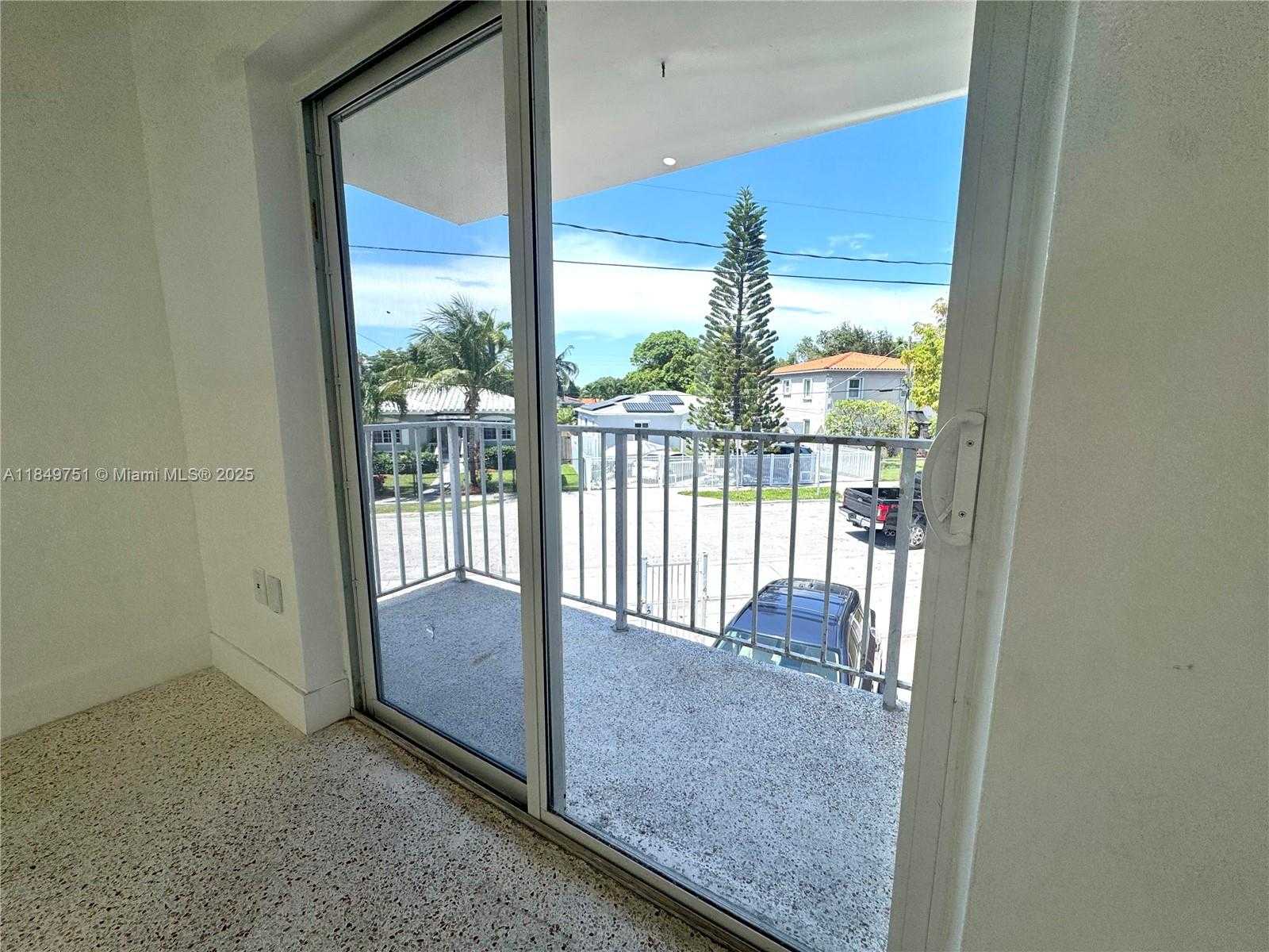 Small Image of 250 BEACOM BLVD #2, Miami Number 4