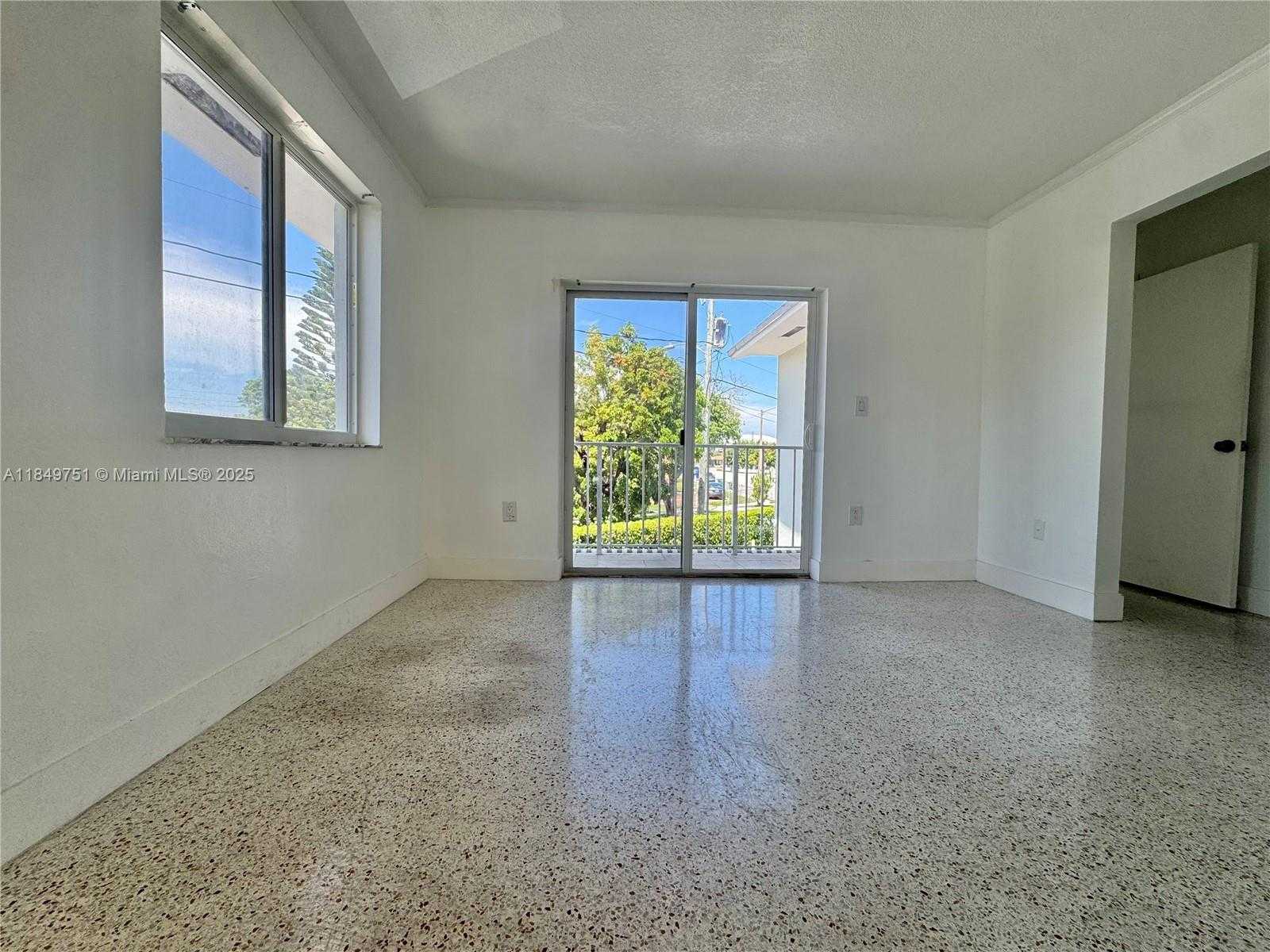Small Image of 250 BEACOM BLVD #2, Miami Number 6