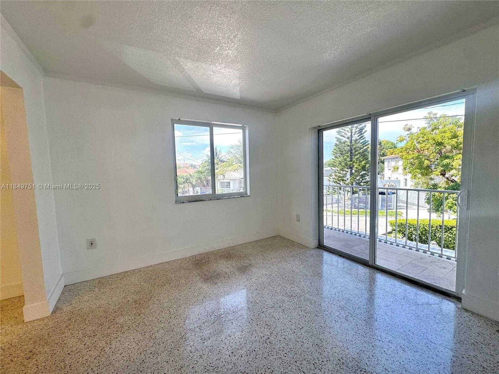 Small Image of 250 BEACOM BLVD #2, Miami Number 7