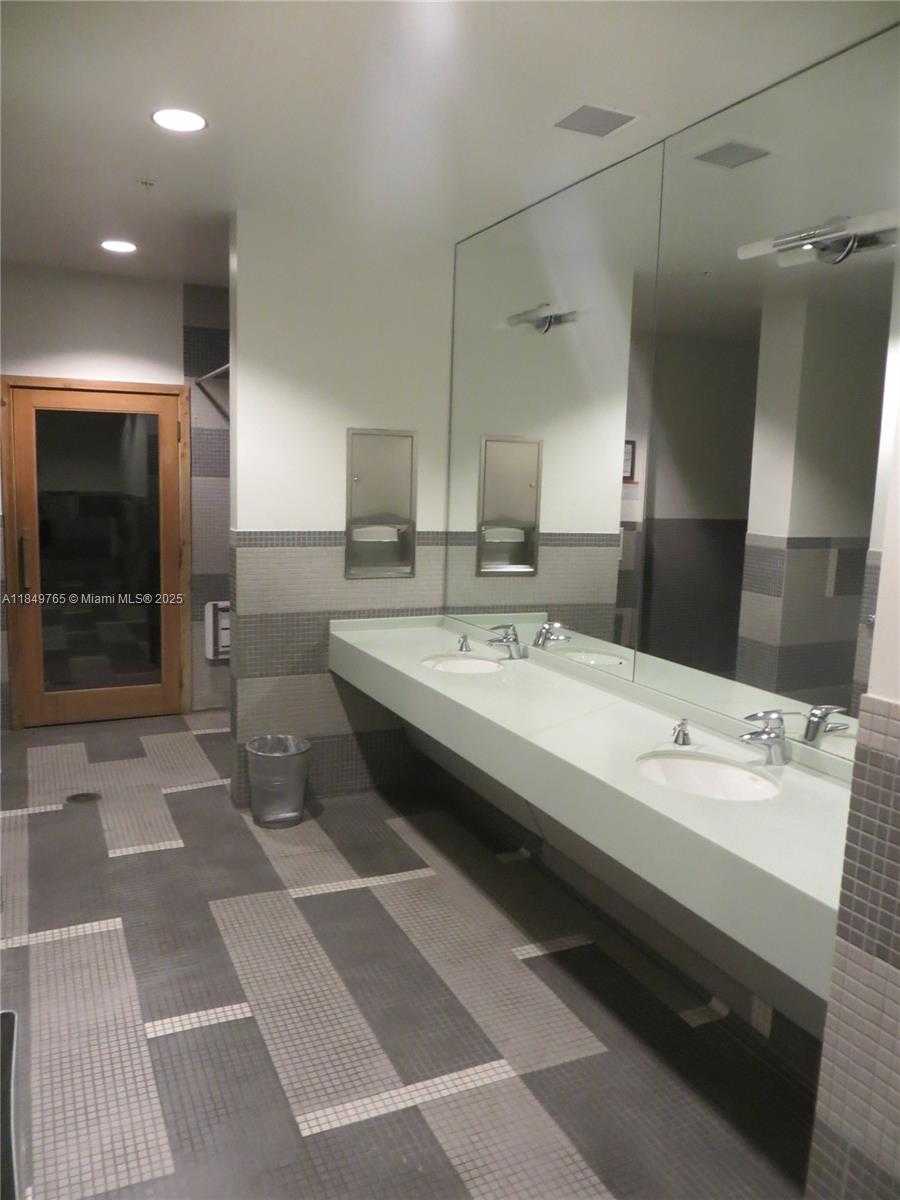 Small Image of 1900 NORTH BAYSHORE DR #2316, Miami Number 36