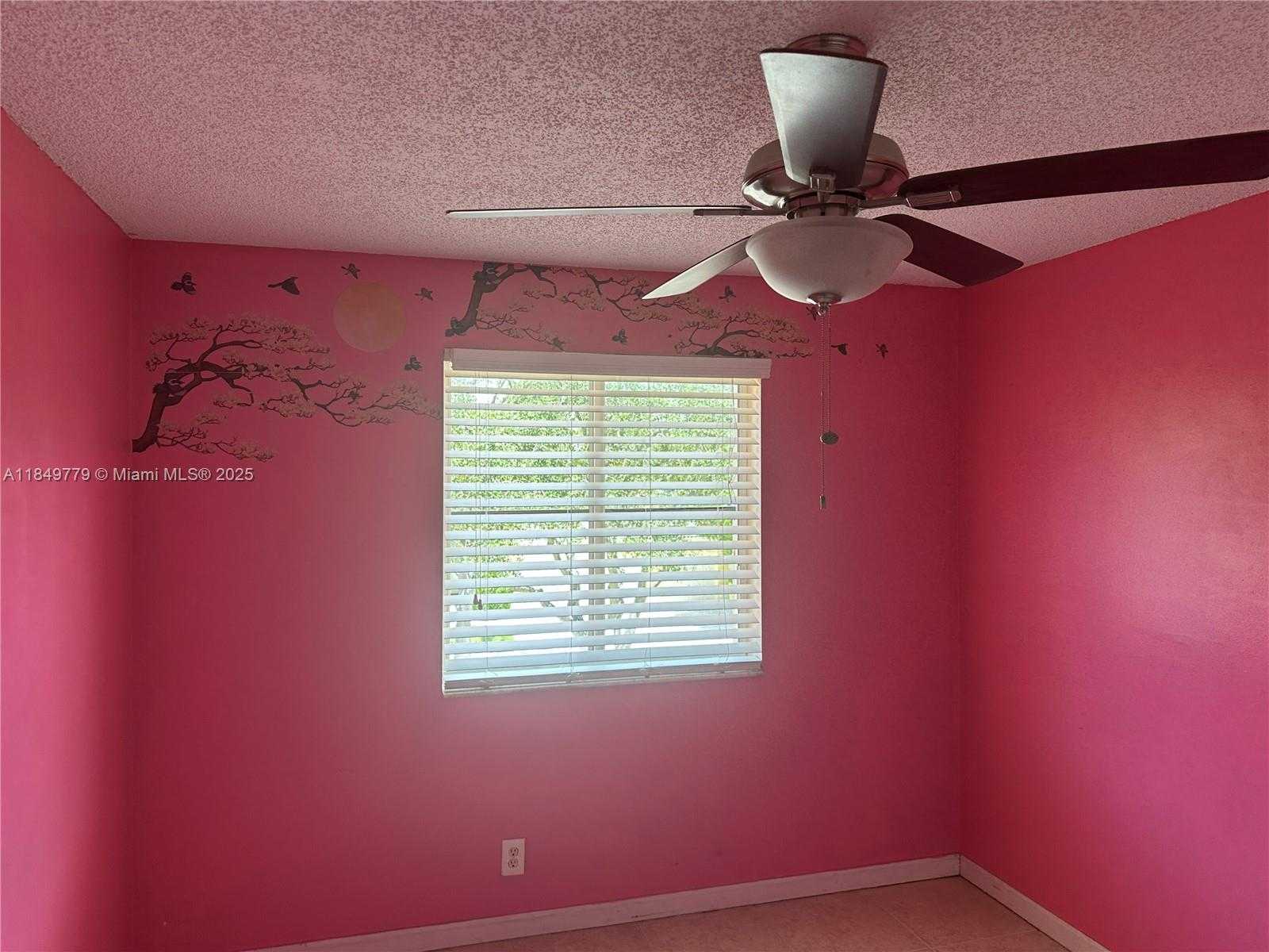 Small Image of 4383 LAUREL RIDGE CIR, Weston Number 20