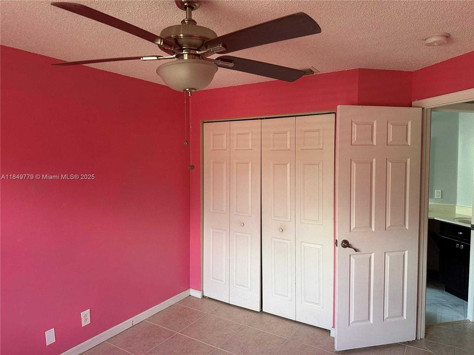 Small Image of 4383 LAUREL RIDGE CIR, Weston Number 21