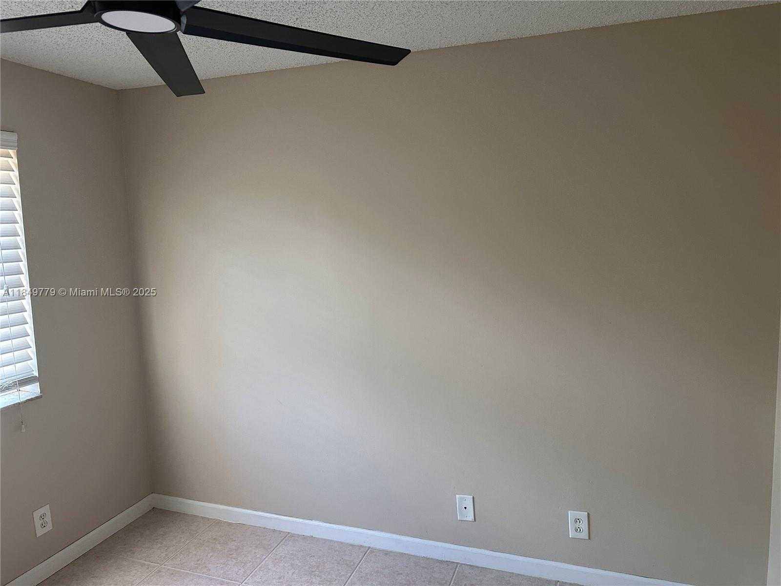 Small Image of 4383 LAUREL RIDGE CIR, Weston Number 28