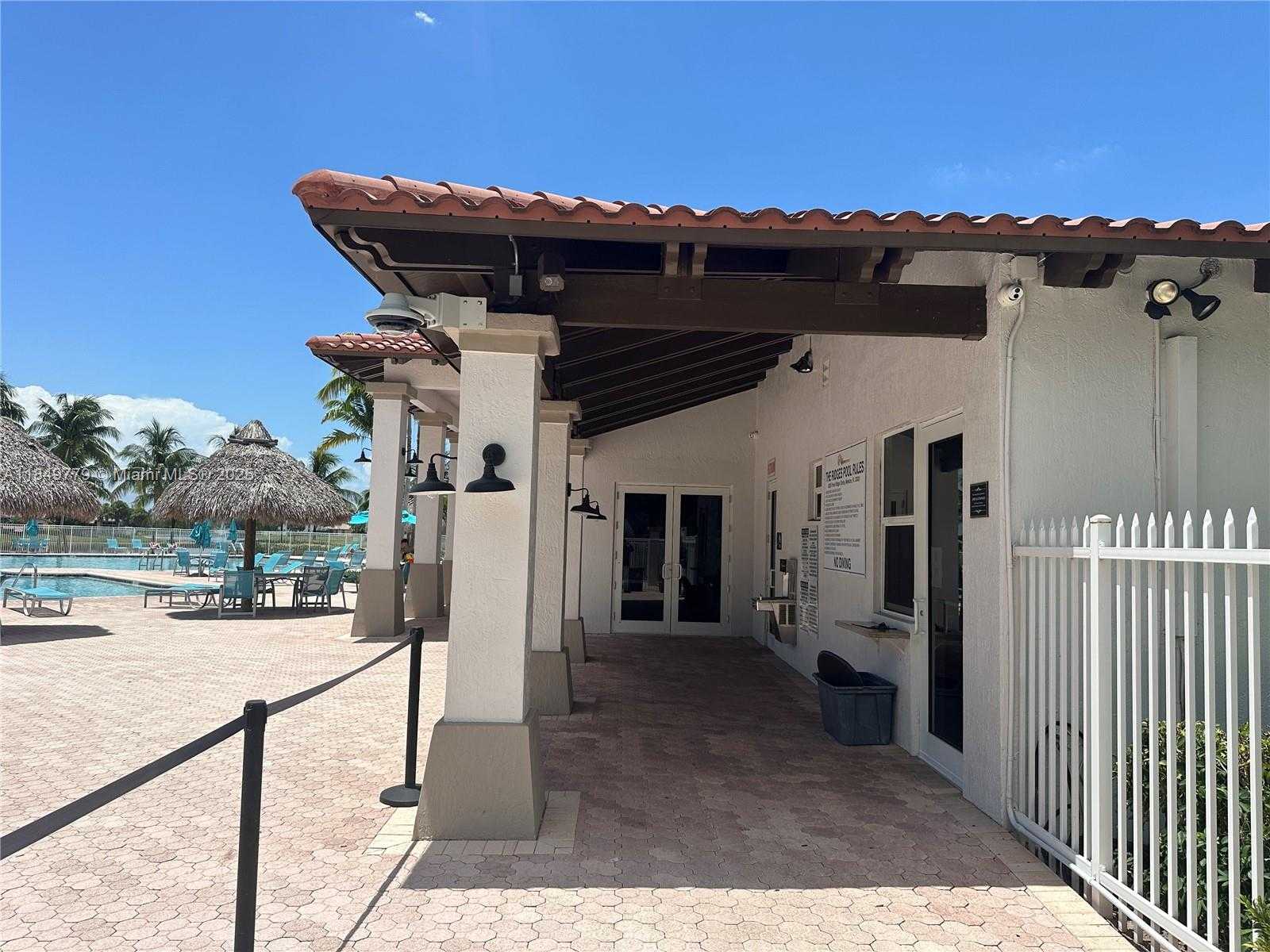 Small Image of 4383 LAUREL RIDGE CIR, Weston Number 41
