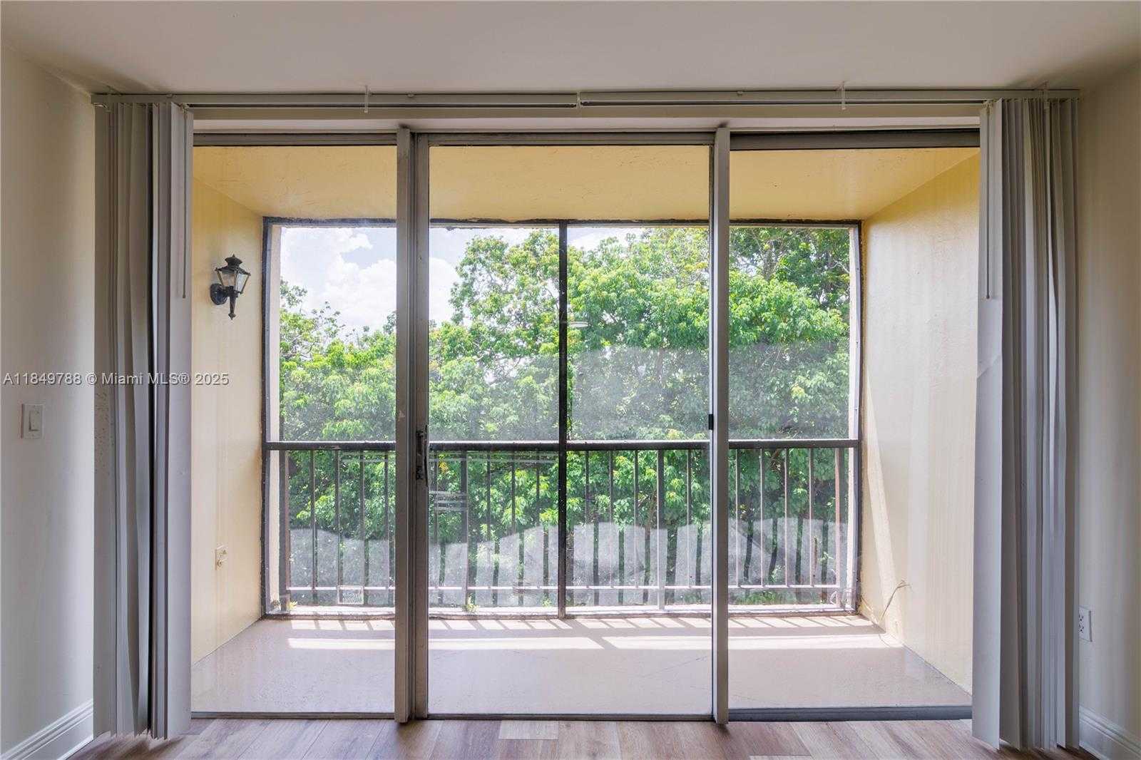 Small Image of 8870 FONTAINEBLEAU BLVD #410, Miami Number 13