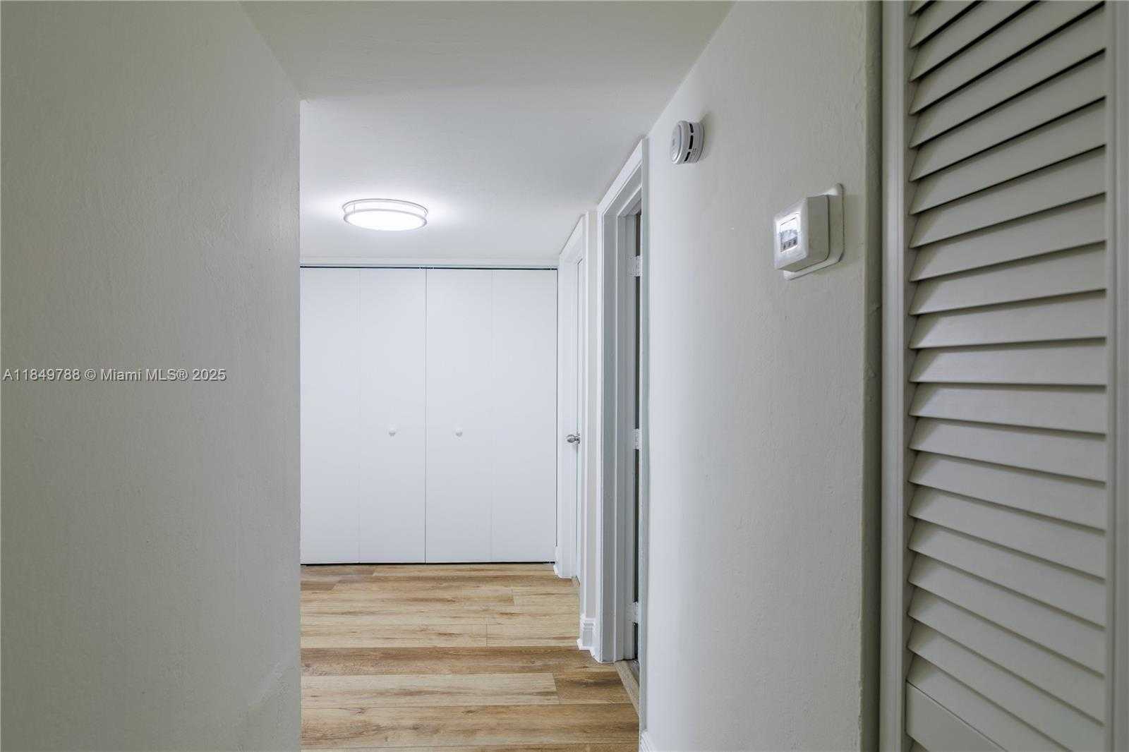 Small Image of 8870 FONTAINEBLEAU BLVD #410, Miami Number 14