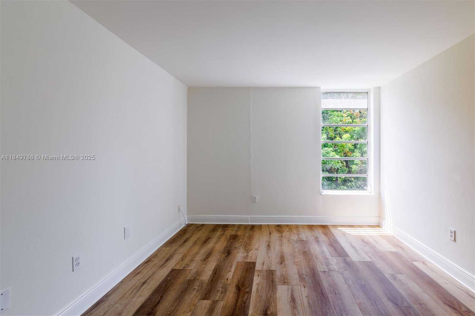 Small Image of 8870 FONTAINEBLEAU BLVD #410, Miami Number 18
