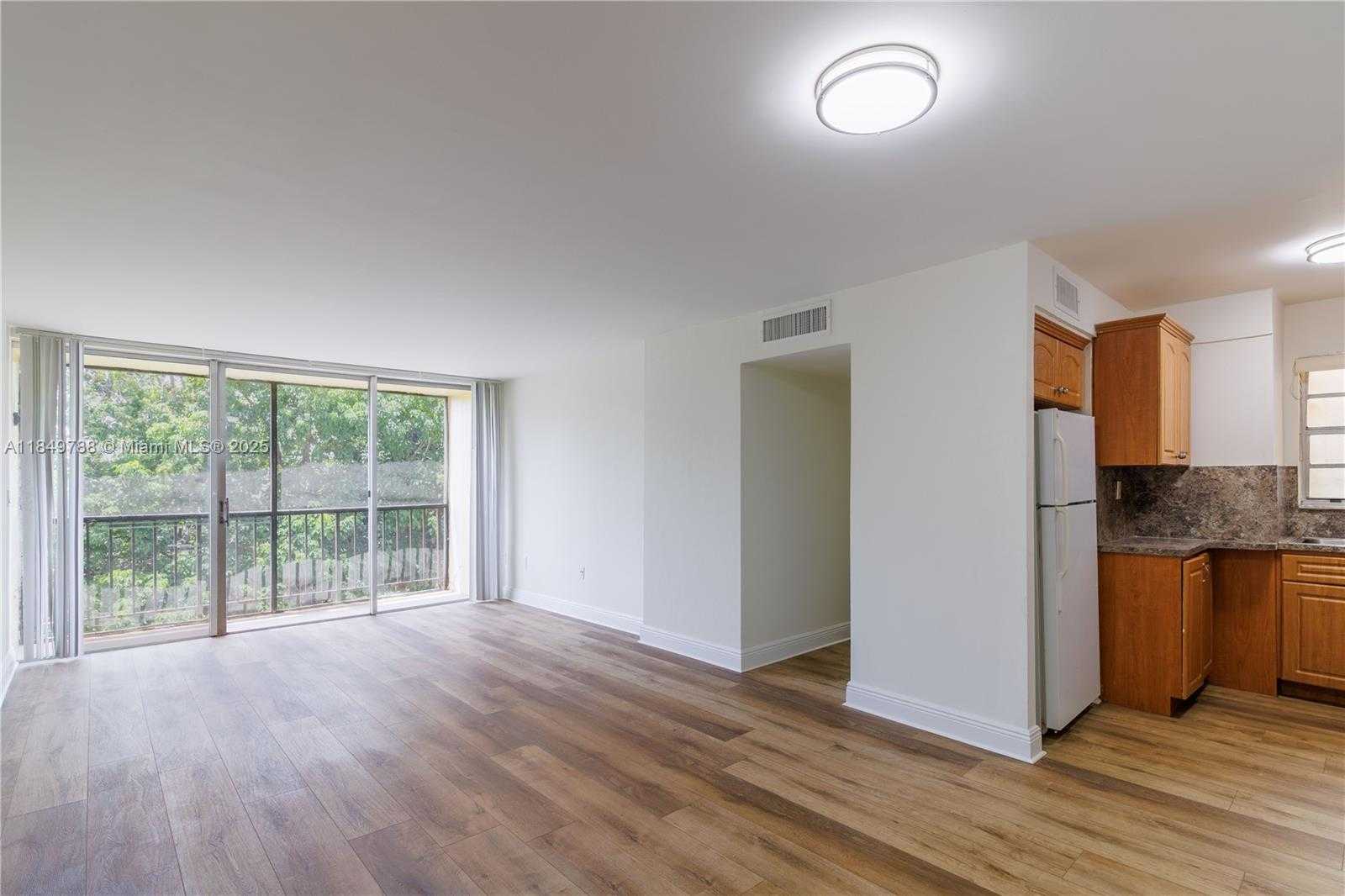 Small Image of 8870 FONTAINEBLEAU BLVD #410, Miami Number 2