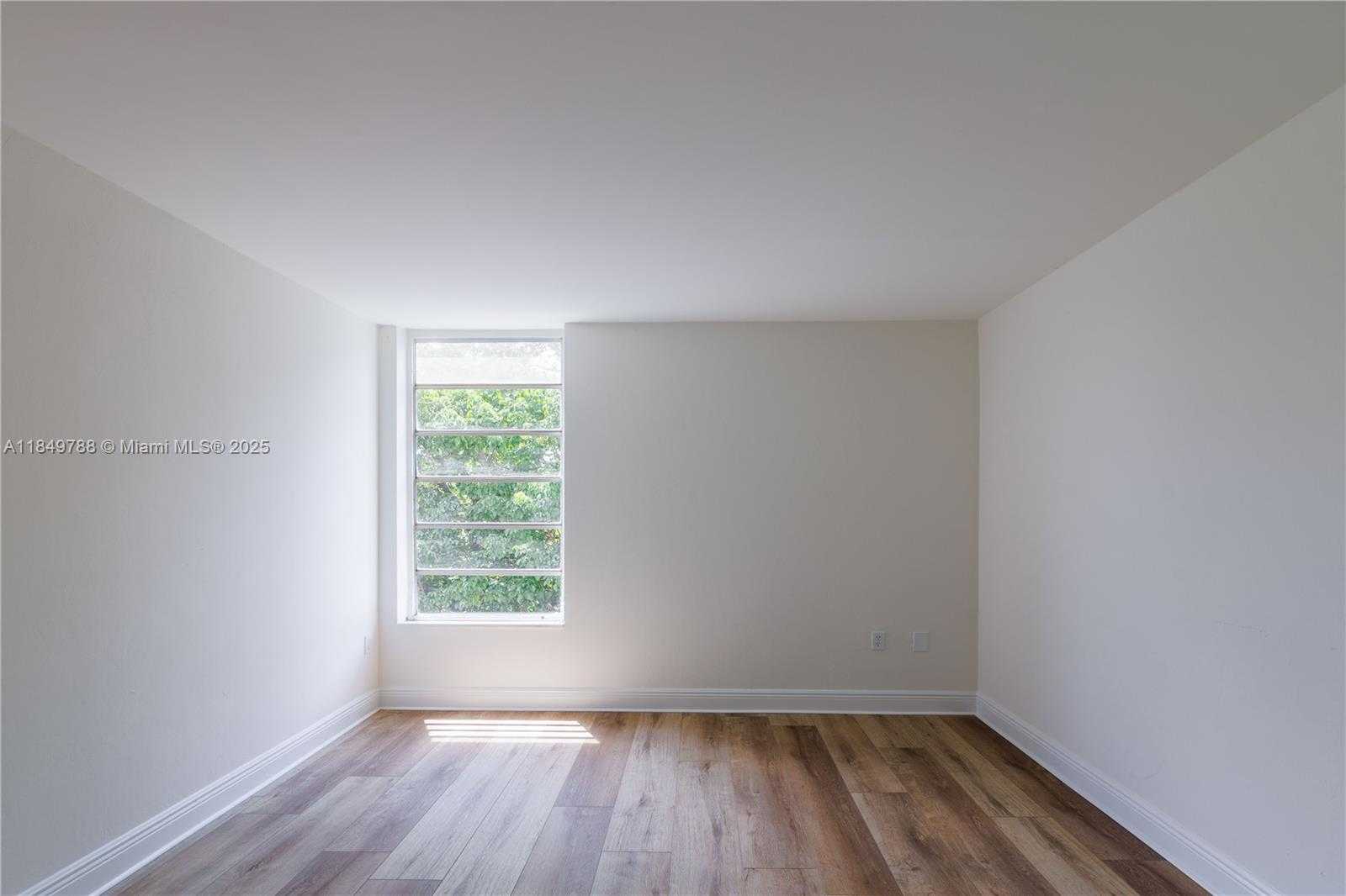 Small Image of 8870 FONTAINEBLEAU BLVD #410, Miami Number 25