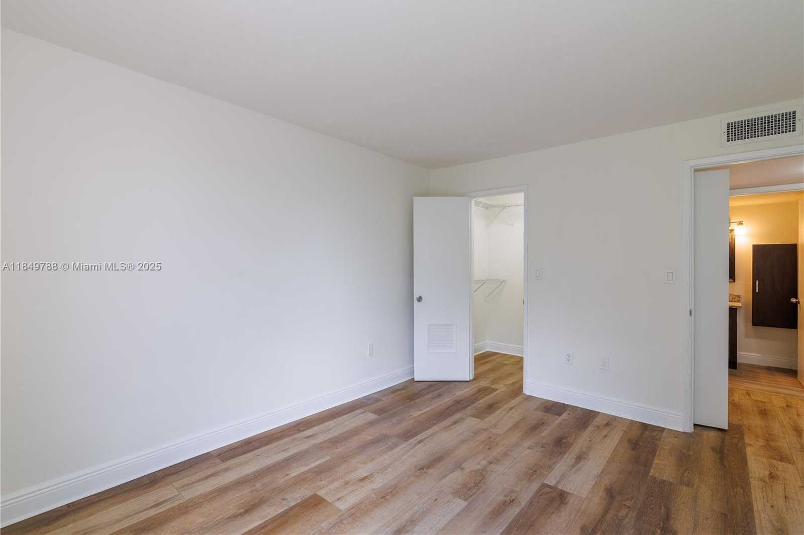 Small Image of 8870 FONTAINEBLEAU BLVD #410, Miami Number 27