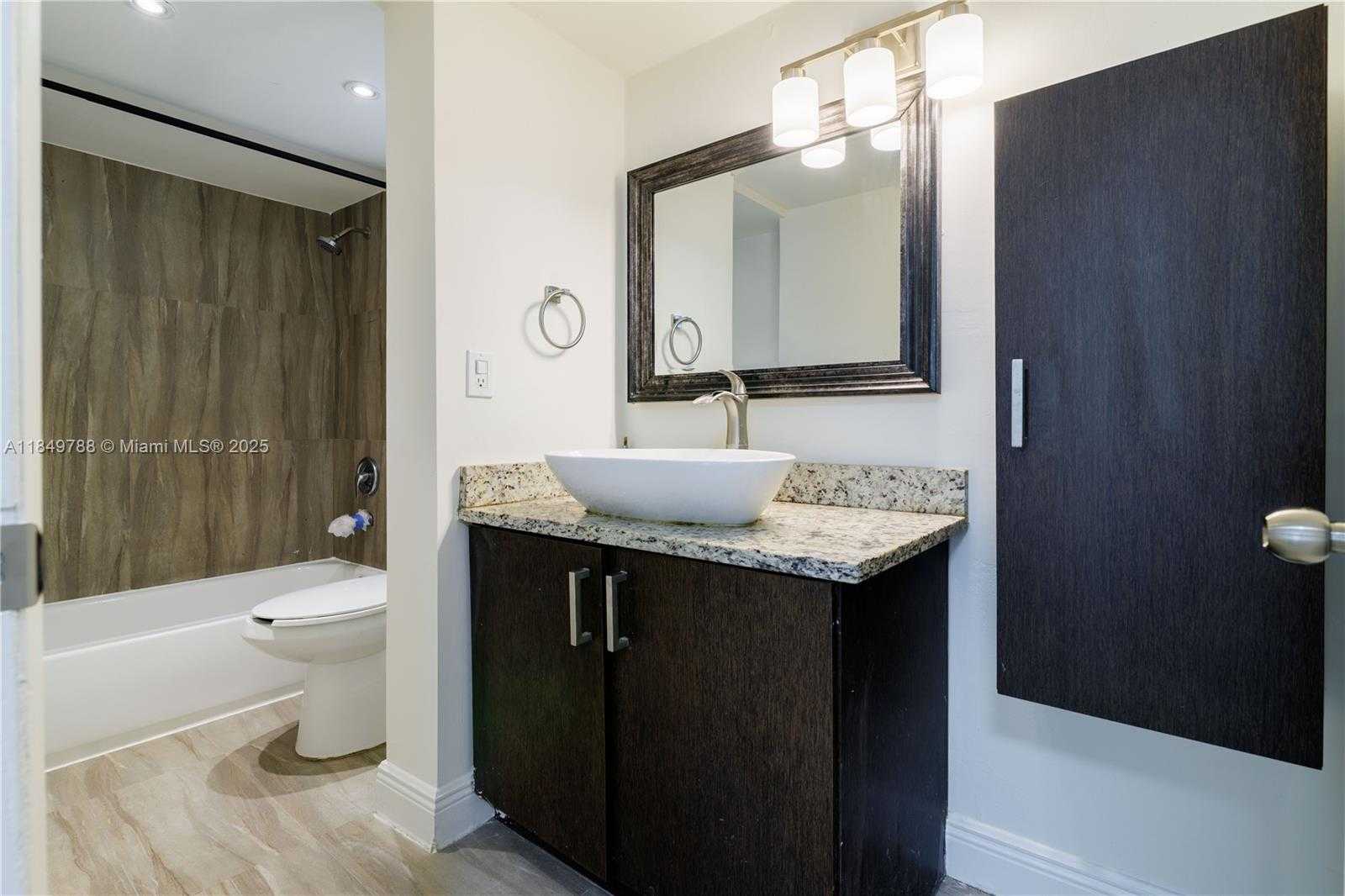 Small Image of 8870 FONTAINEBLEAU BLVD #410, Miami Number 30
