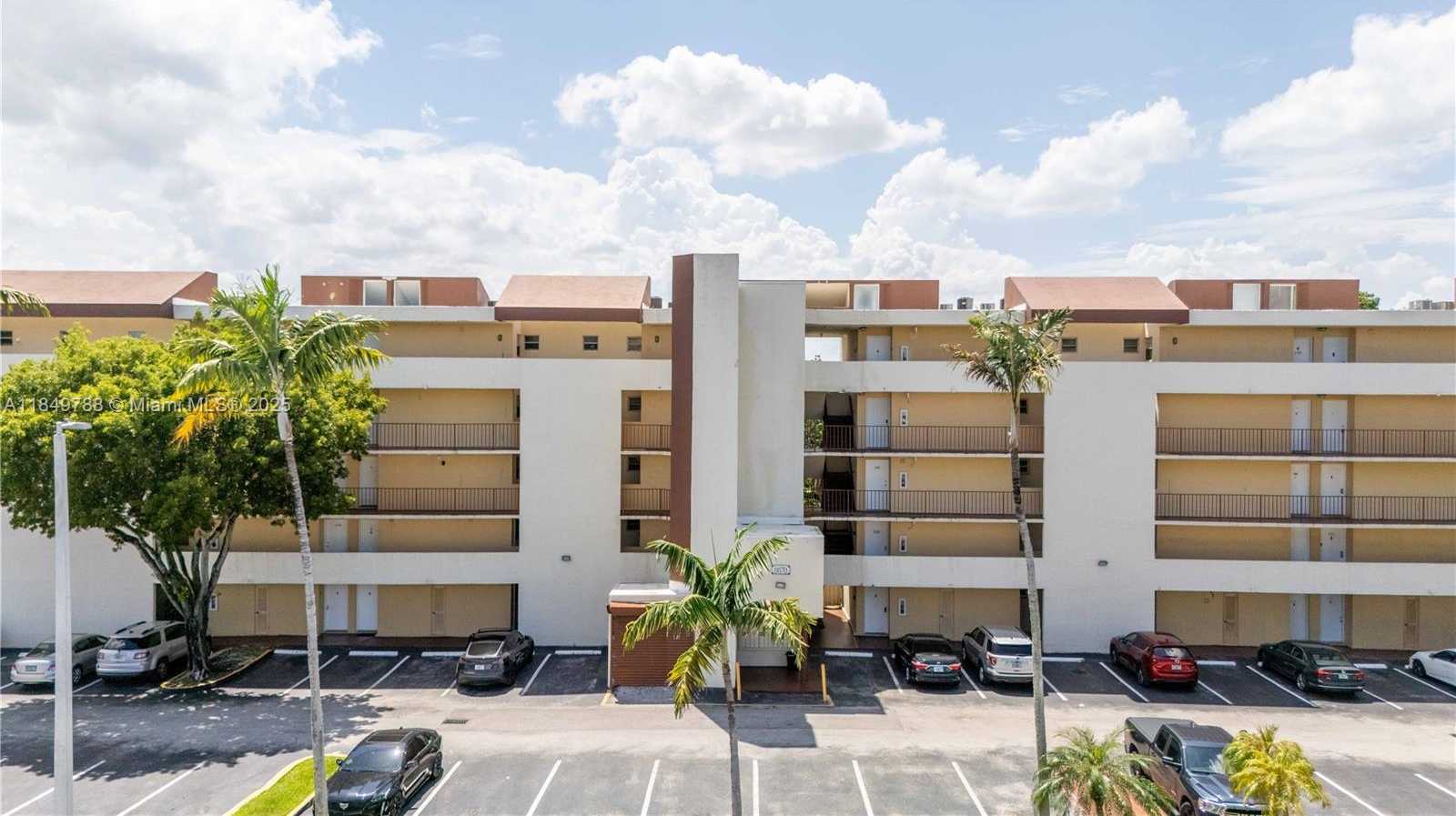 Small Image of 8870 FONTAINEBLEAU BLVD #410, Miami Number 35