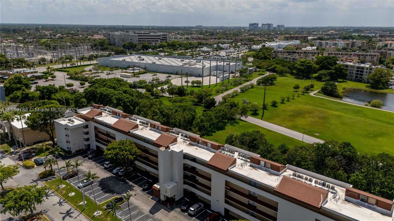 Small Image of 8870 FONTAINEBLEAU BLVD #410, Miami Number 36