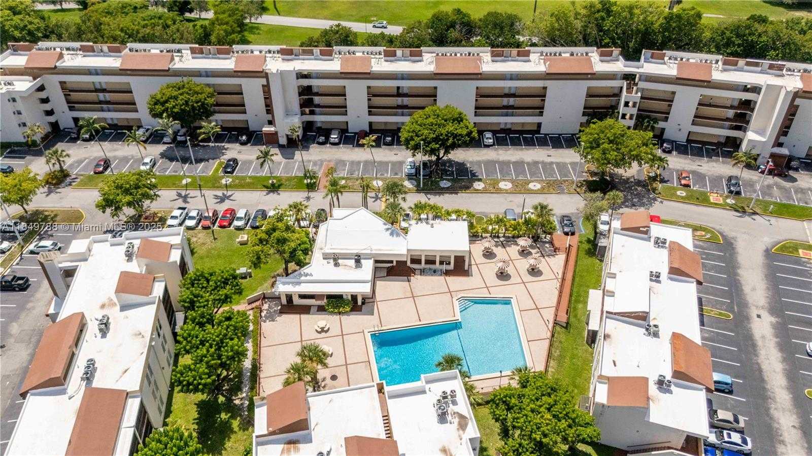 Small Image of 8870 FONTAINEBLEAU BLVD #410, Miami Number 39