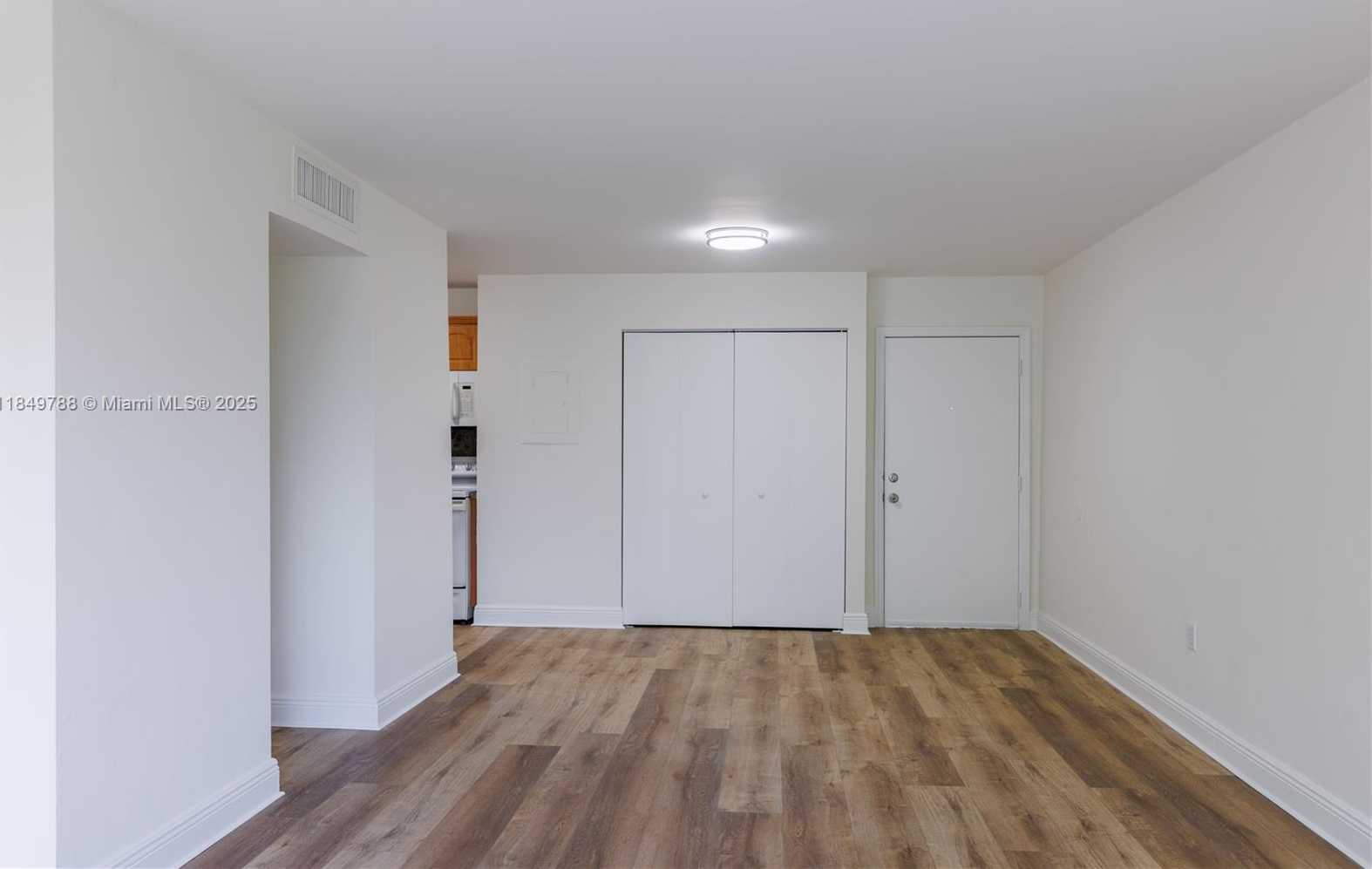 Small Image of 8870 FONTAINEBLEAU BLVD #410, Miami Number 4