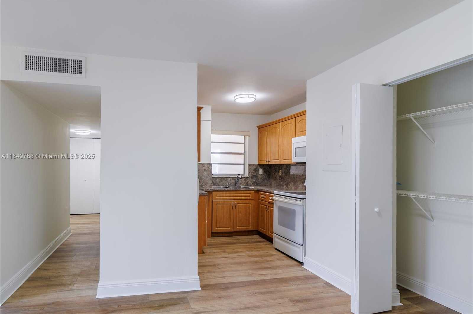 Small Image of 8870 FONTAINEBLEAU BLVD #410, Miami Number 8
