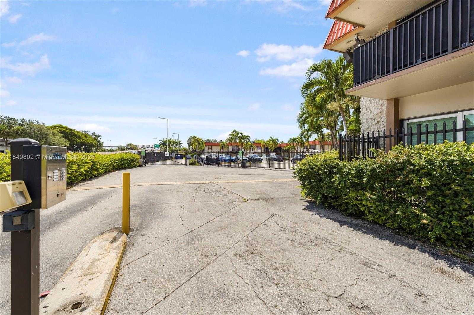 Small Image of 10401 SOUTH WEST 108TH AVE #243, Miami Number 23