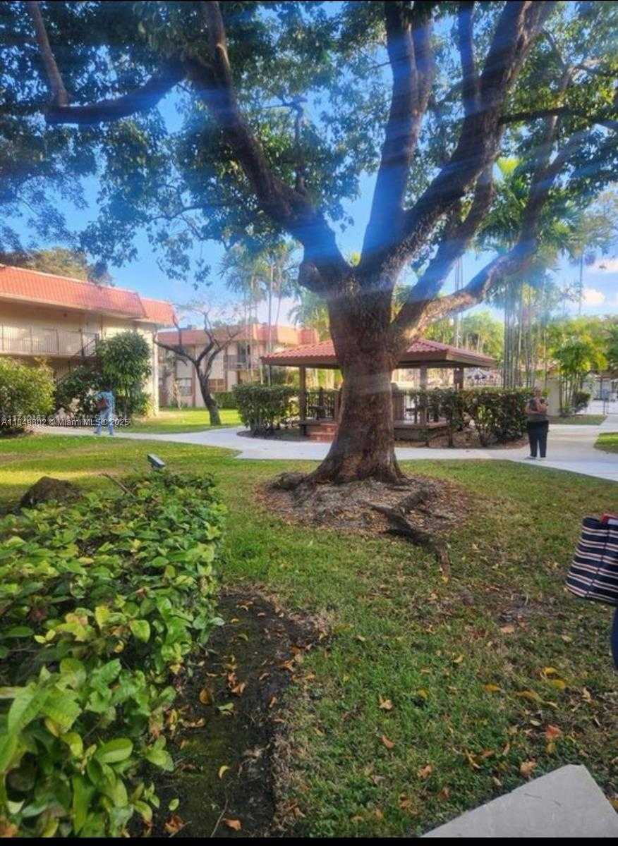 Small Image of 10401 SOUTH WEST 108TH AVE #243, Miami Number 28
