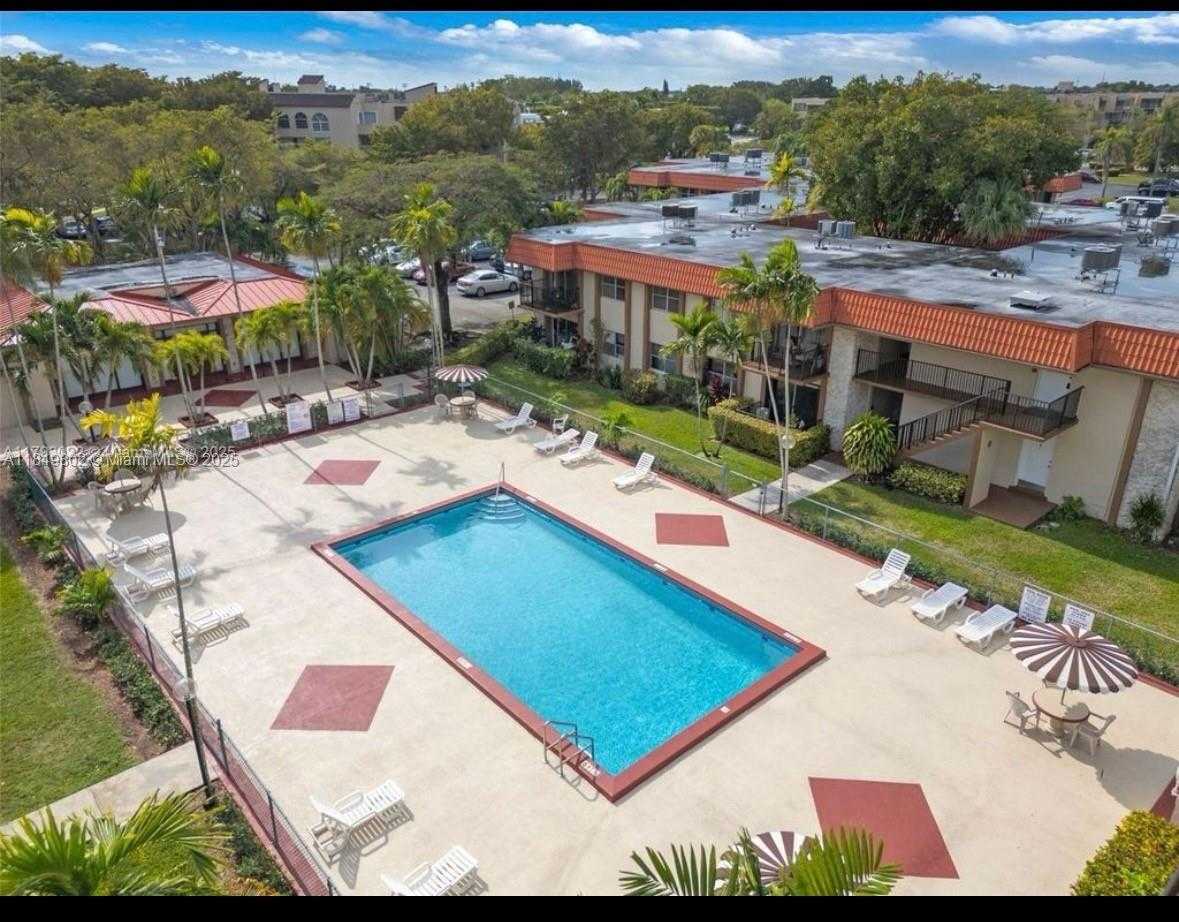 Small Image of 10401 SOUTH WEST 108TH AVE #243, Miami Number 30