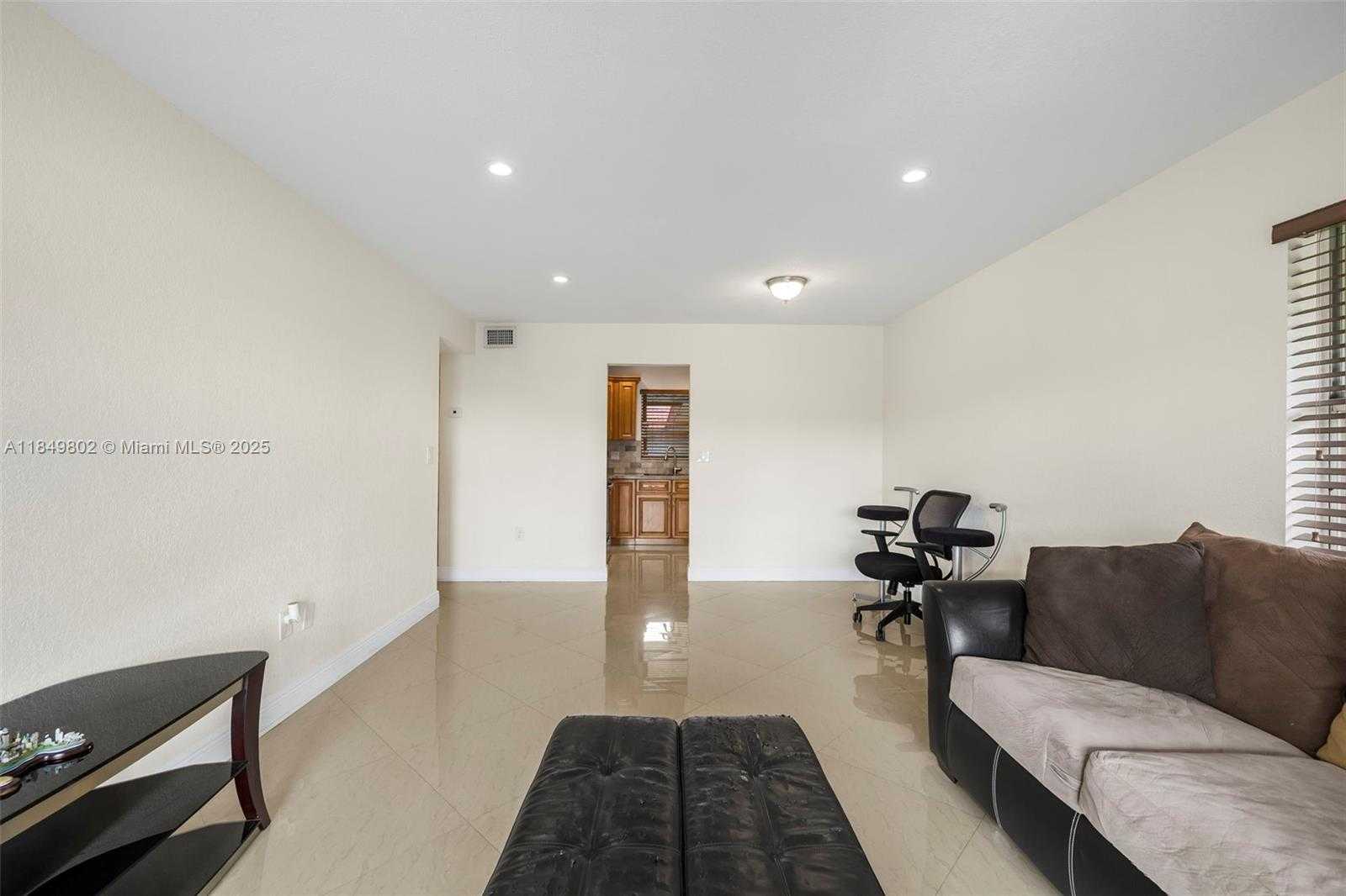 Small Image of 10401 SOUTH WEST 108TH AVE #243, Miami Number 8
