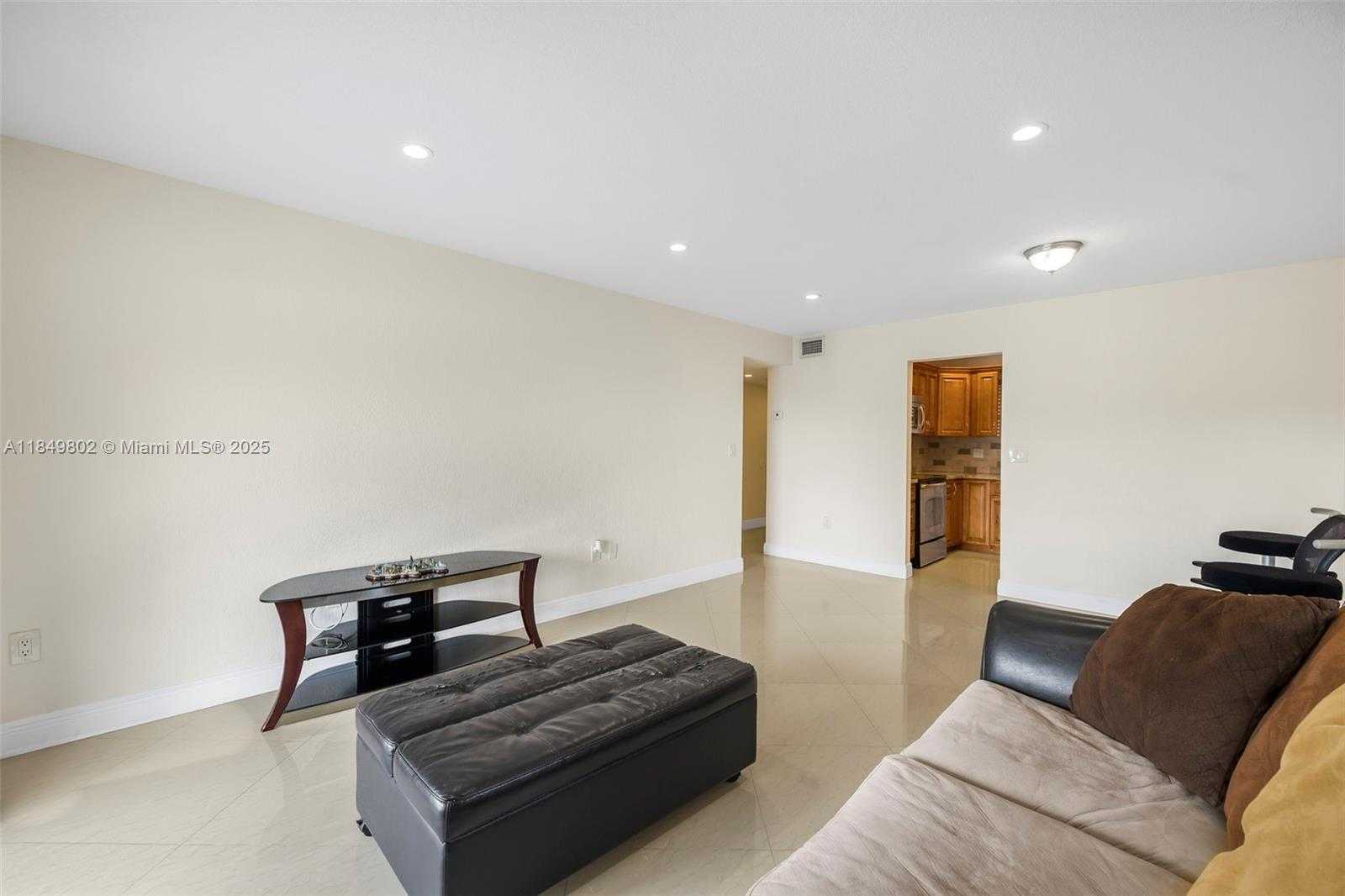 Small Image of 10401 SOUTH WEST 108TH AVE #243, Miami Number 9