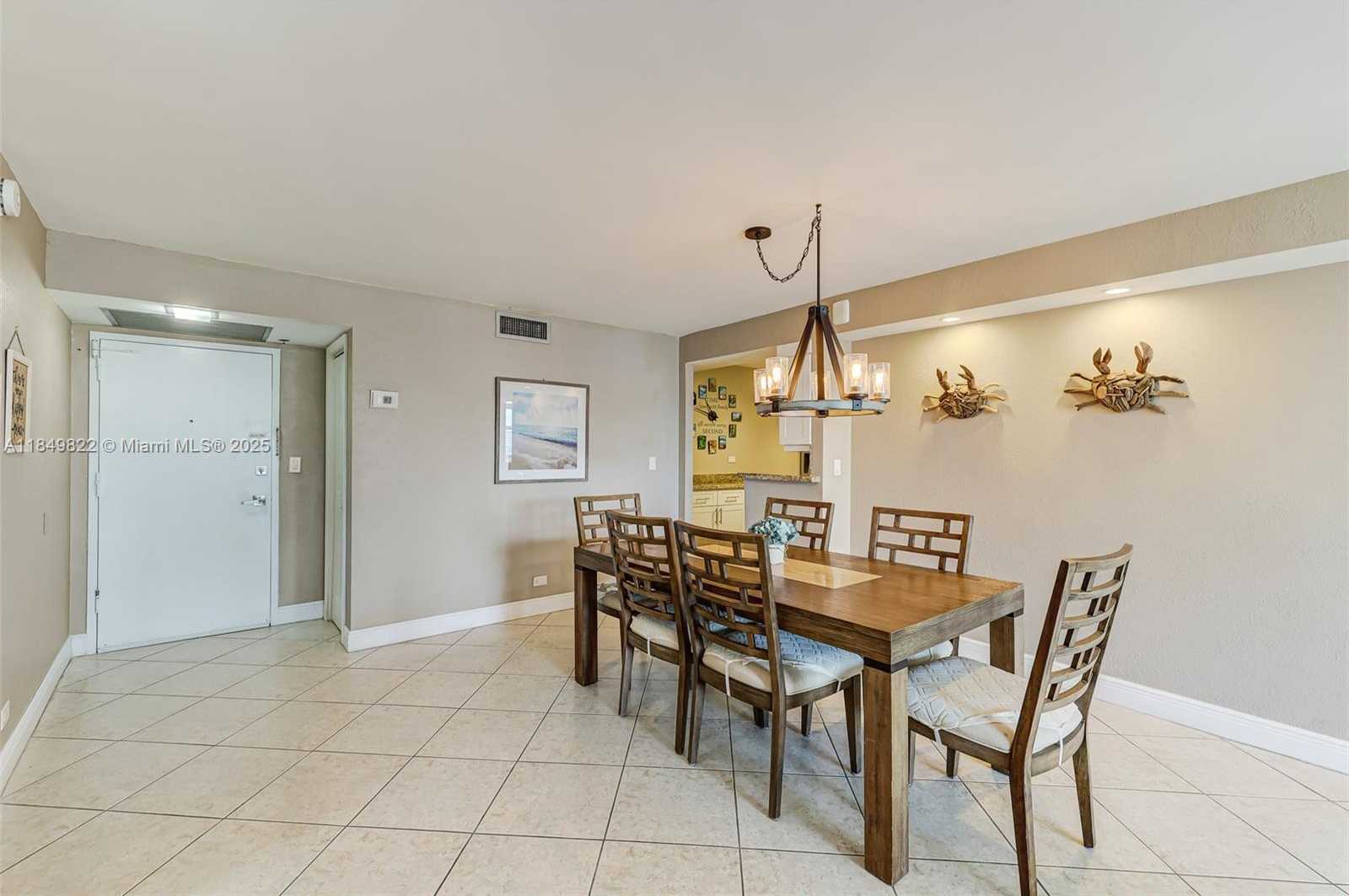 Small Image of 6039 COLLINS AVE #936, Miami Beach Number 10