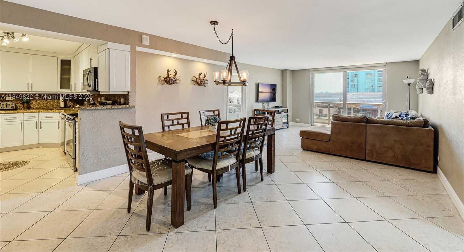 Small Image of 6039 COLLINS AVE #936, Miami Beach Number 11