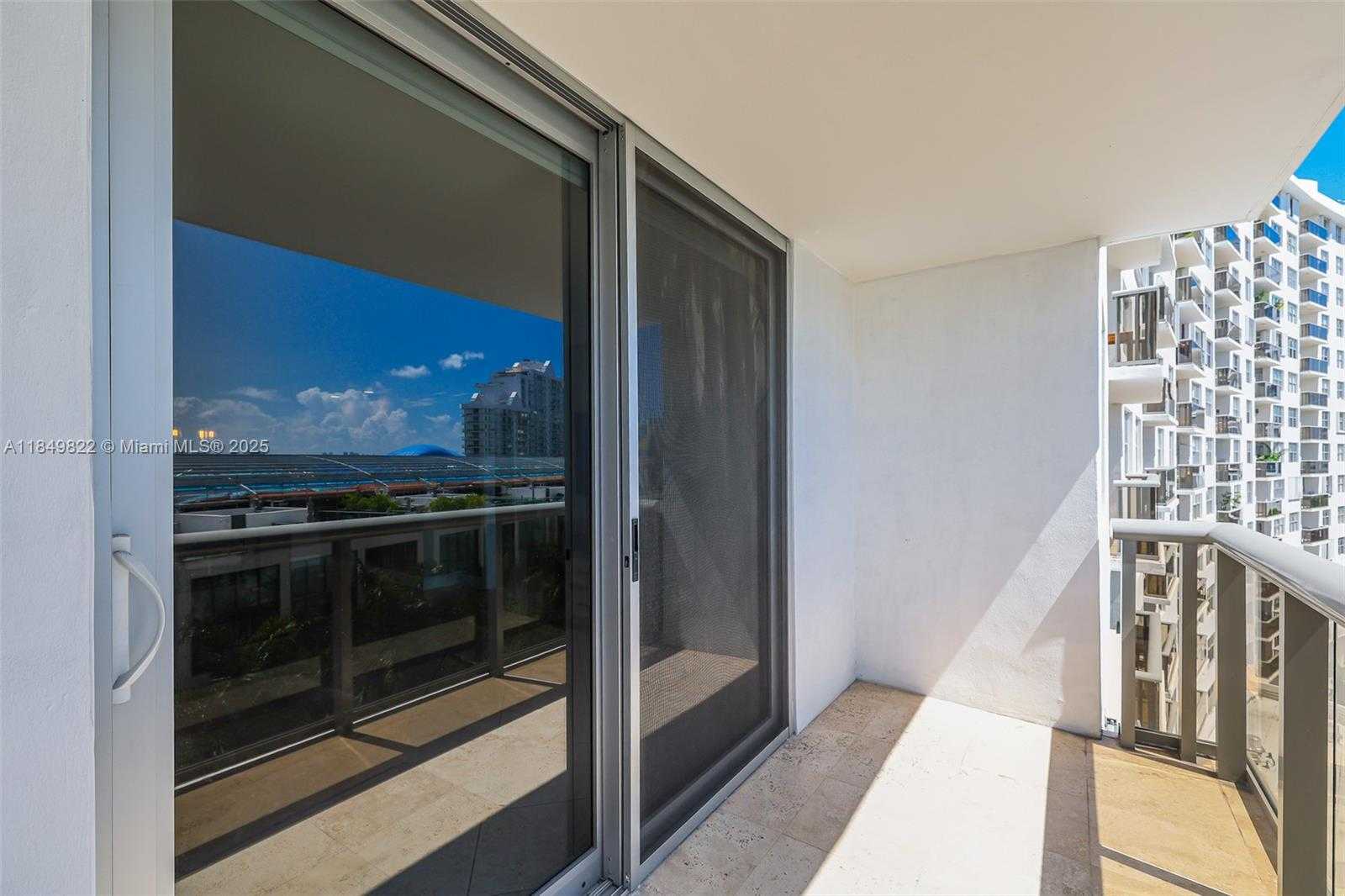 Small Image of 6039 COLLINS AVE #936, Miami Beach Number 16