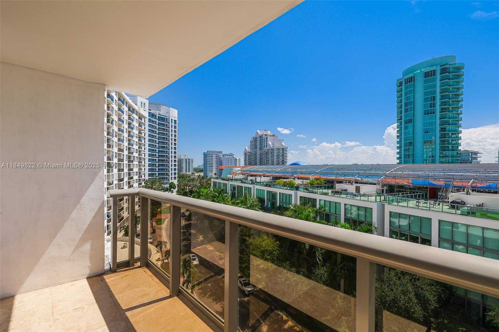 Small Image of 6039 COLLINS AVE #936, Miami Beach Number 17
